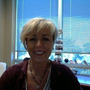 Meet your Posher, Lois